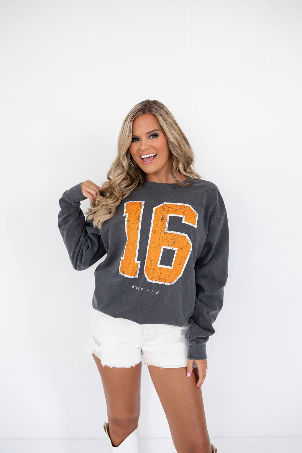 16 Sweatshirt