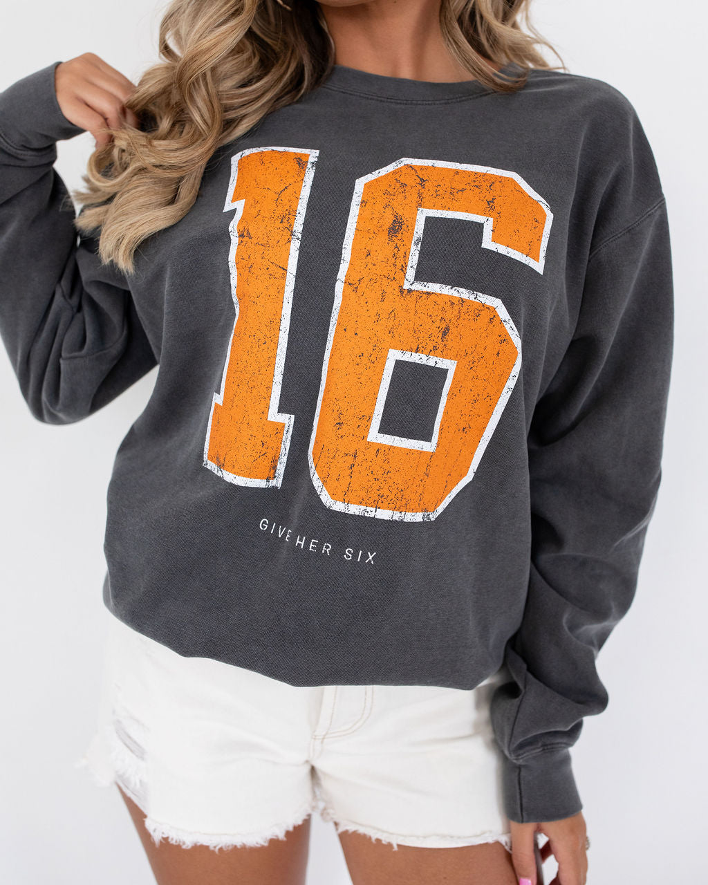 16 Sweatshirt