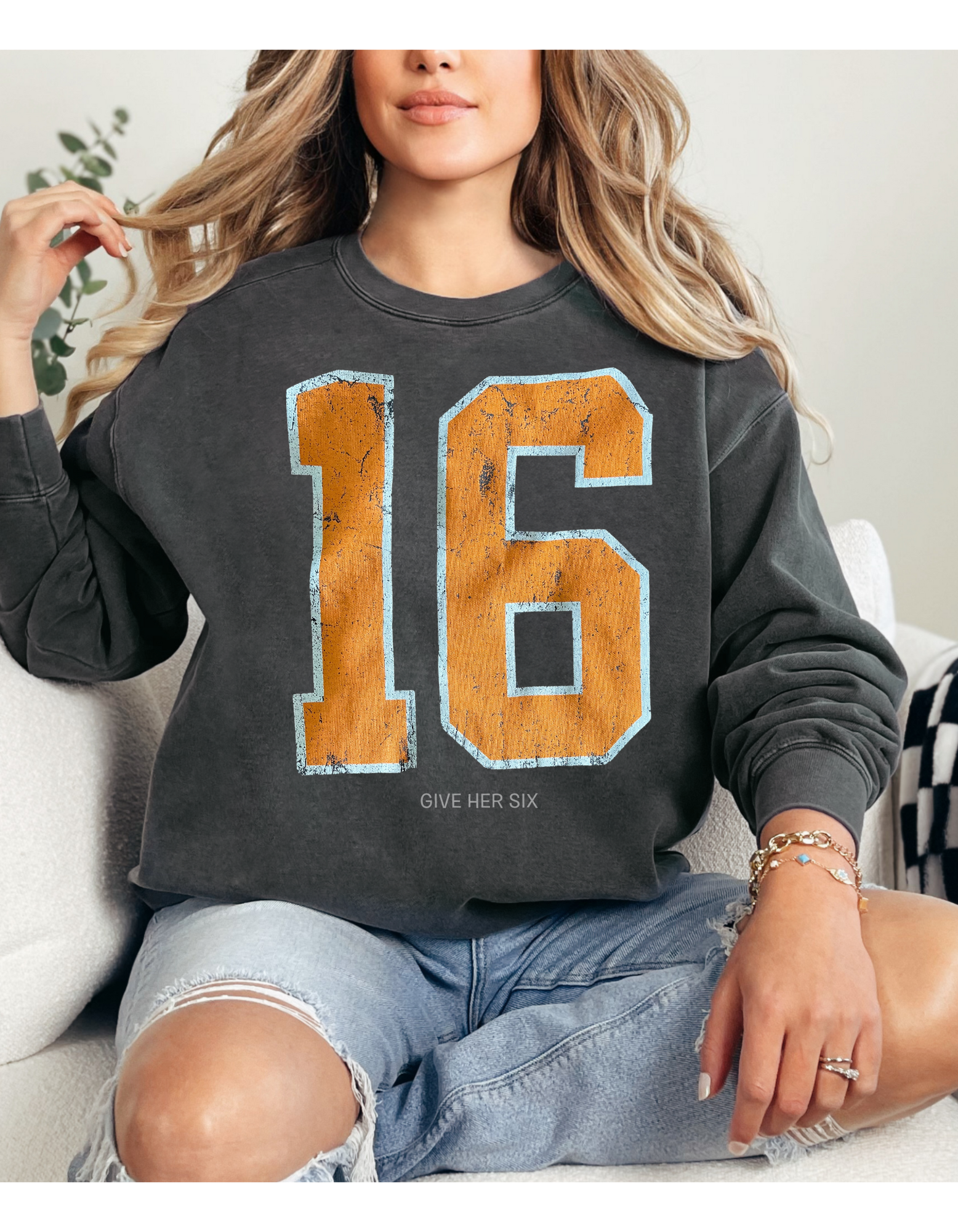 16 Sweatshirt